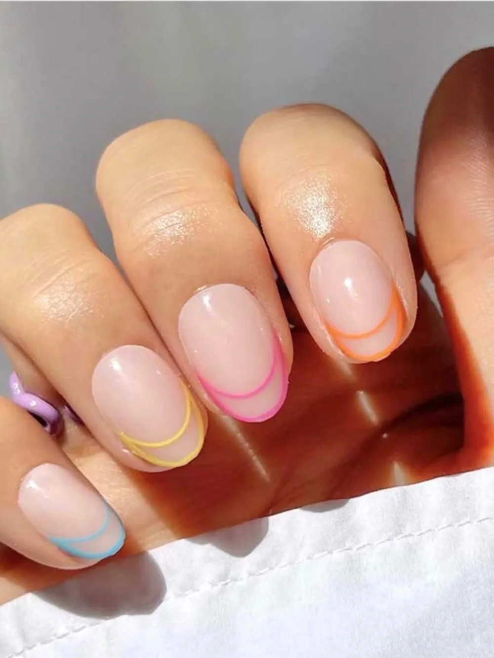 2 Glamnetic Press-On Nail Sets – Neon lights & Rose Gold